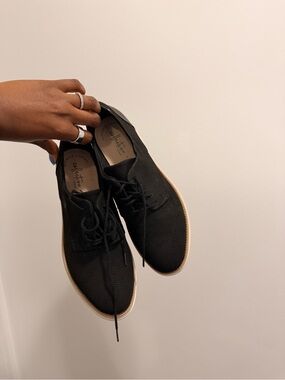Clarks Oxford style sneaker with Cream Trim